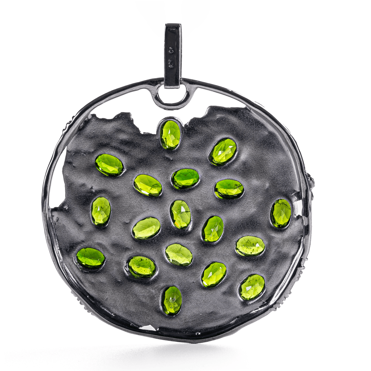 Nazar Singular Edition Natural Oval Cut Chrome Diopside Silver Disc Pendant