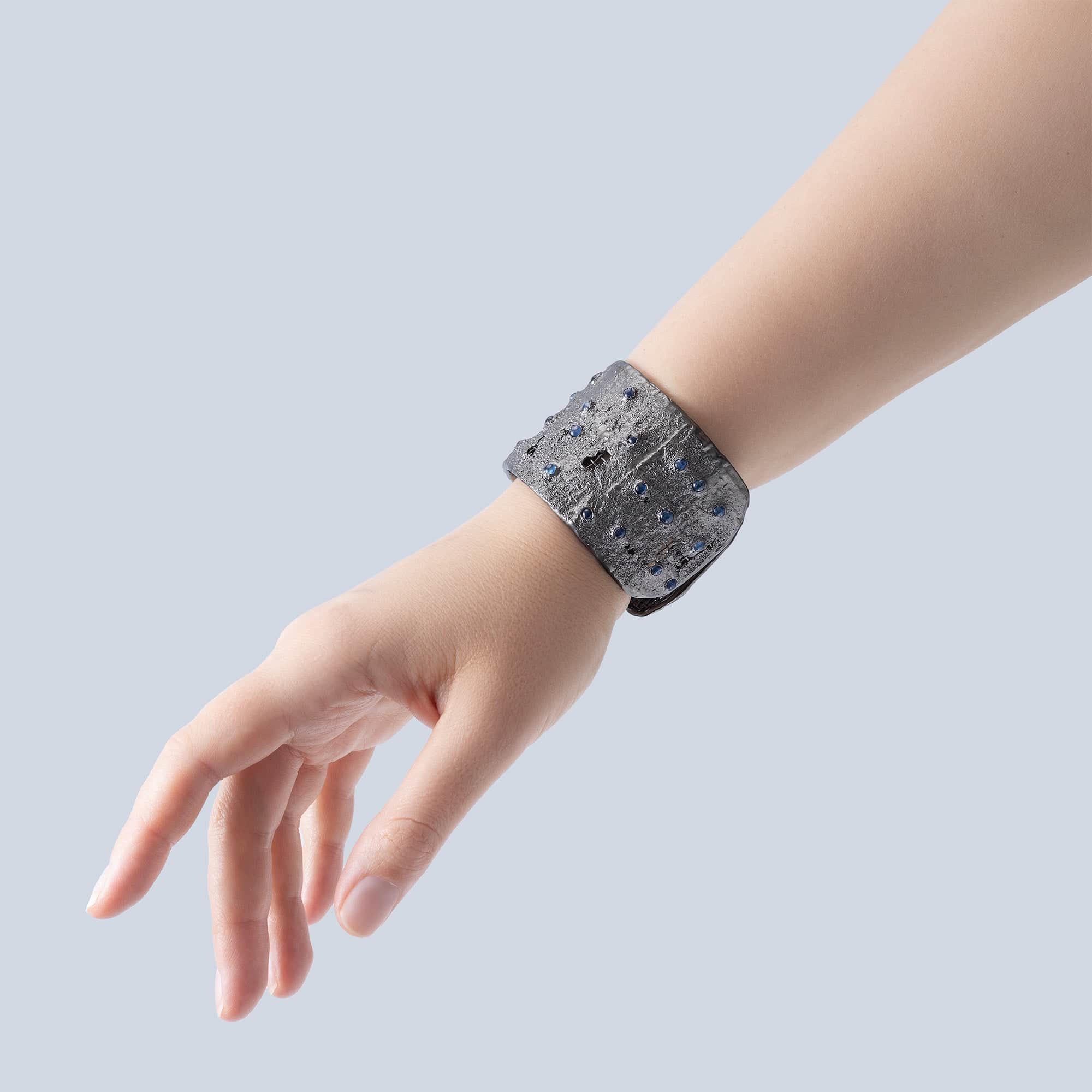 Thyre Mixed Metal Singular Bracelet with Natural Cabochon Blue Sapphires