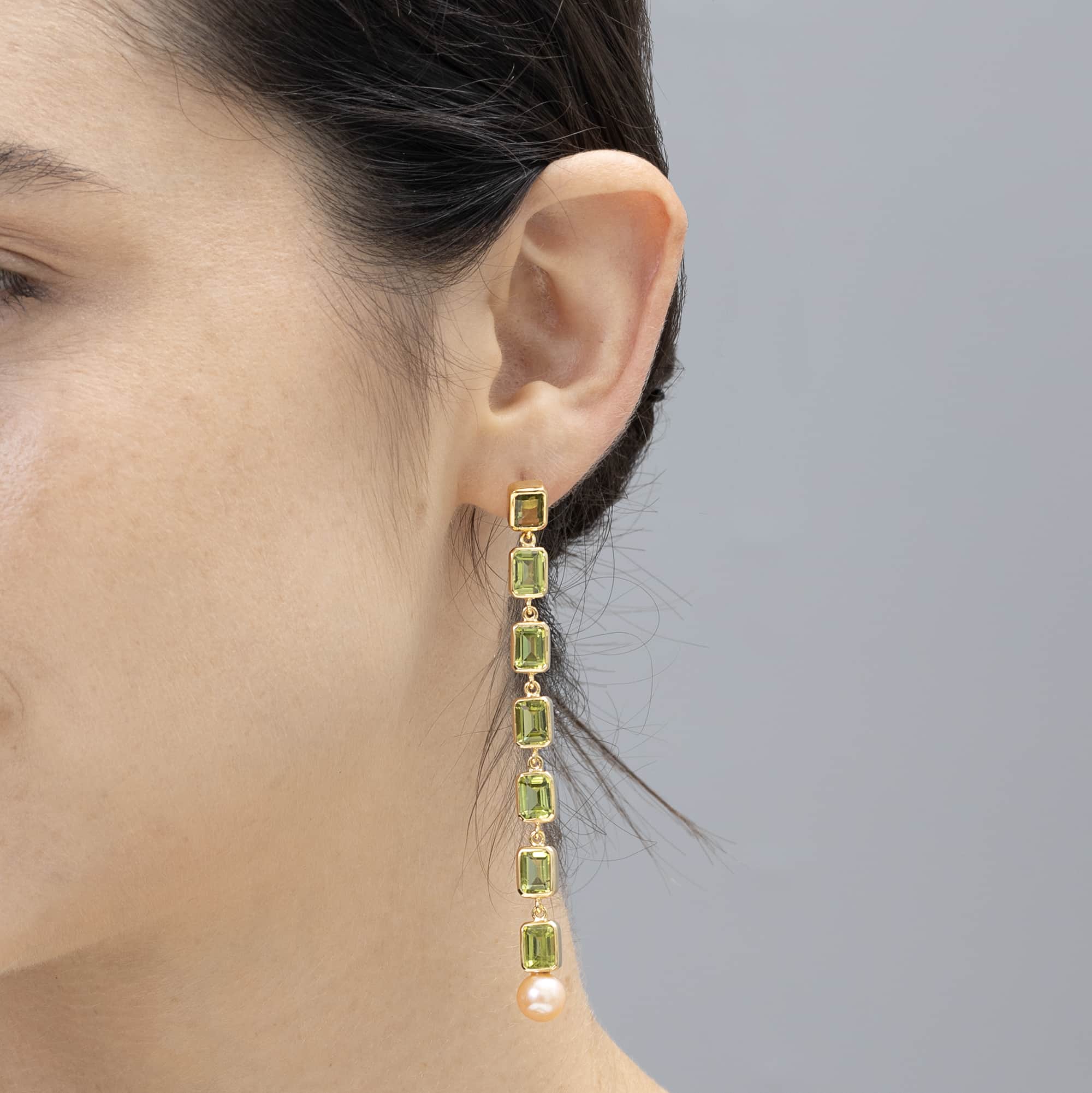 Vera Asymmetric Gold-Plated Silver Earrings with Peridot & Pearl