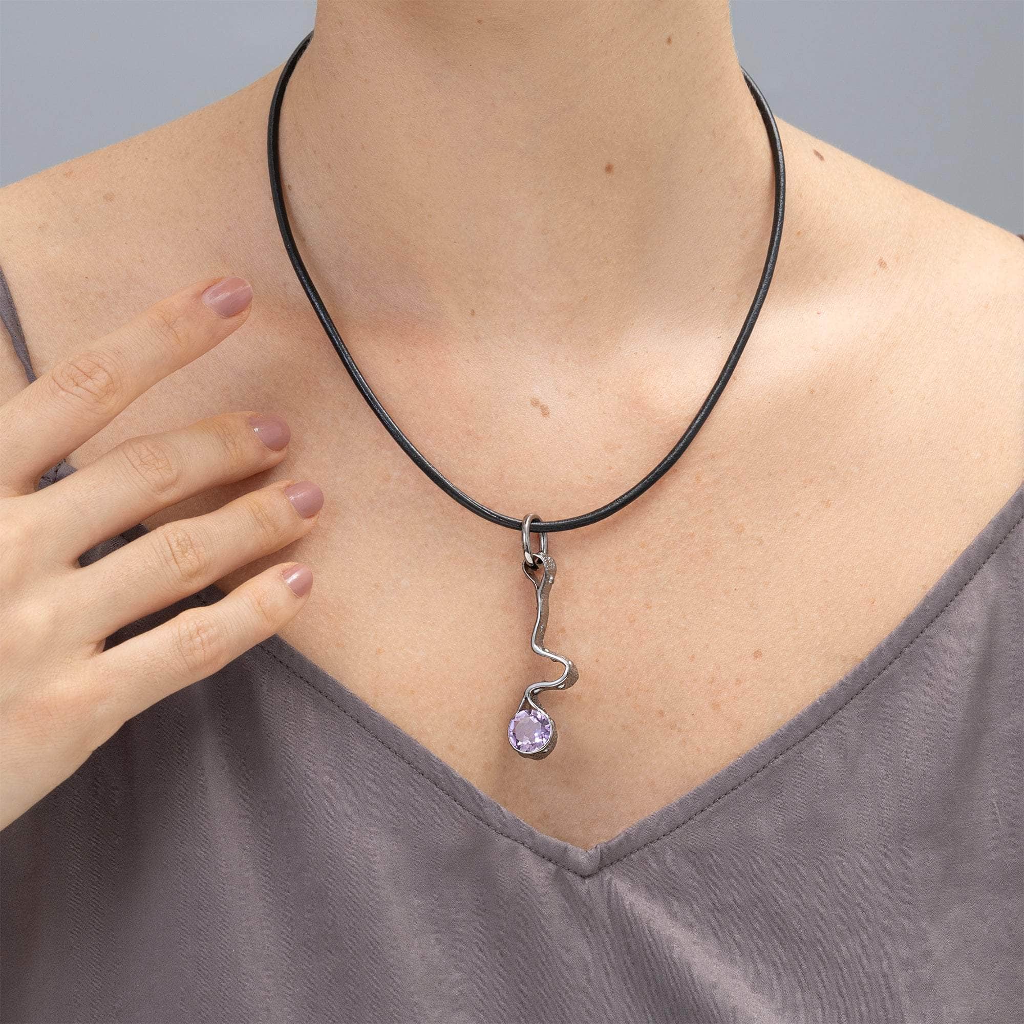 Roones Black Rhodium-Plated Silver Pendant with Natural Round-cut Amethyst