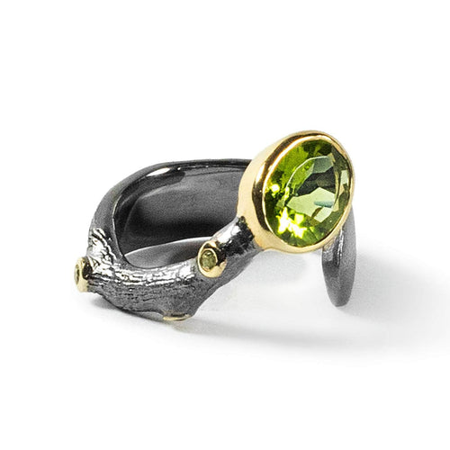 Luonto 925 Silver Open Band Ring in Black Rhodium & Gold with Peridot