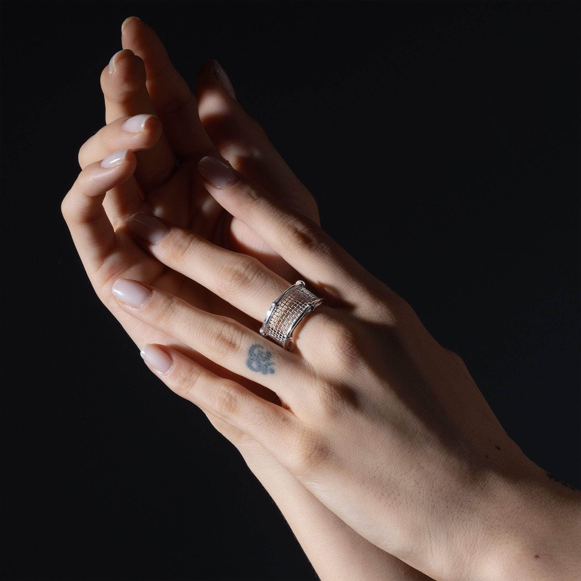 Netta Minimalist 925 Silver & Titanium Mesh Adjustable Open Band Ring