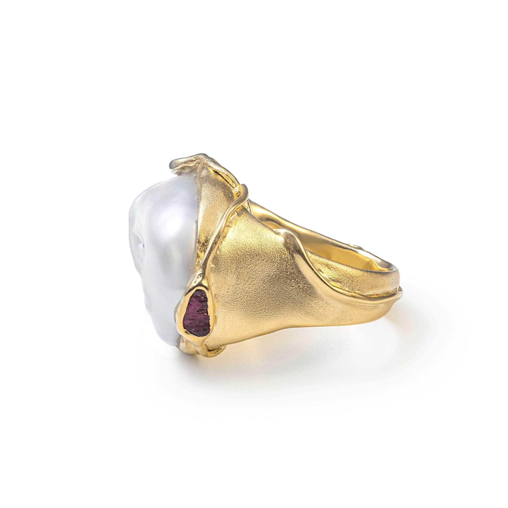 Ono Baroque Pearl and Rough Ruby Ring (Gold 18K) GERMAN KABIRSKI