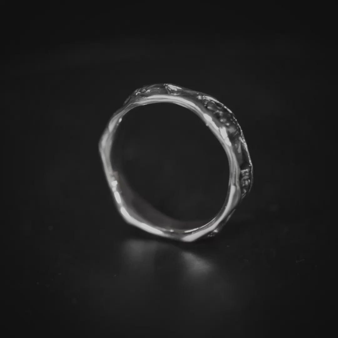 Lamia 925 Sterling Silver Minimalist Ring with Skull Design