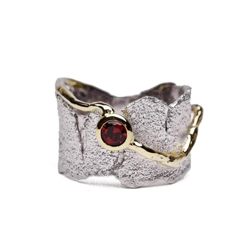 Revele Iconic Rhodolite Garnet 925 Silver Ring with Textured Surface and 18K Gold Plating