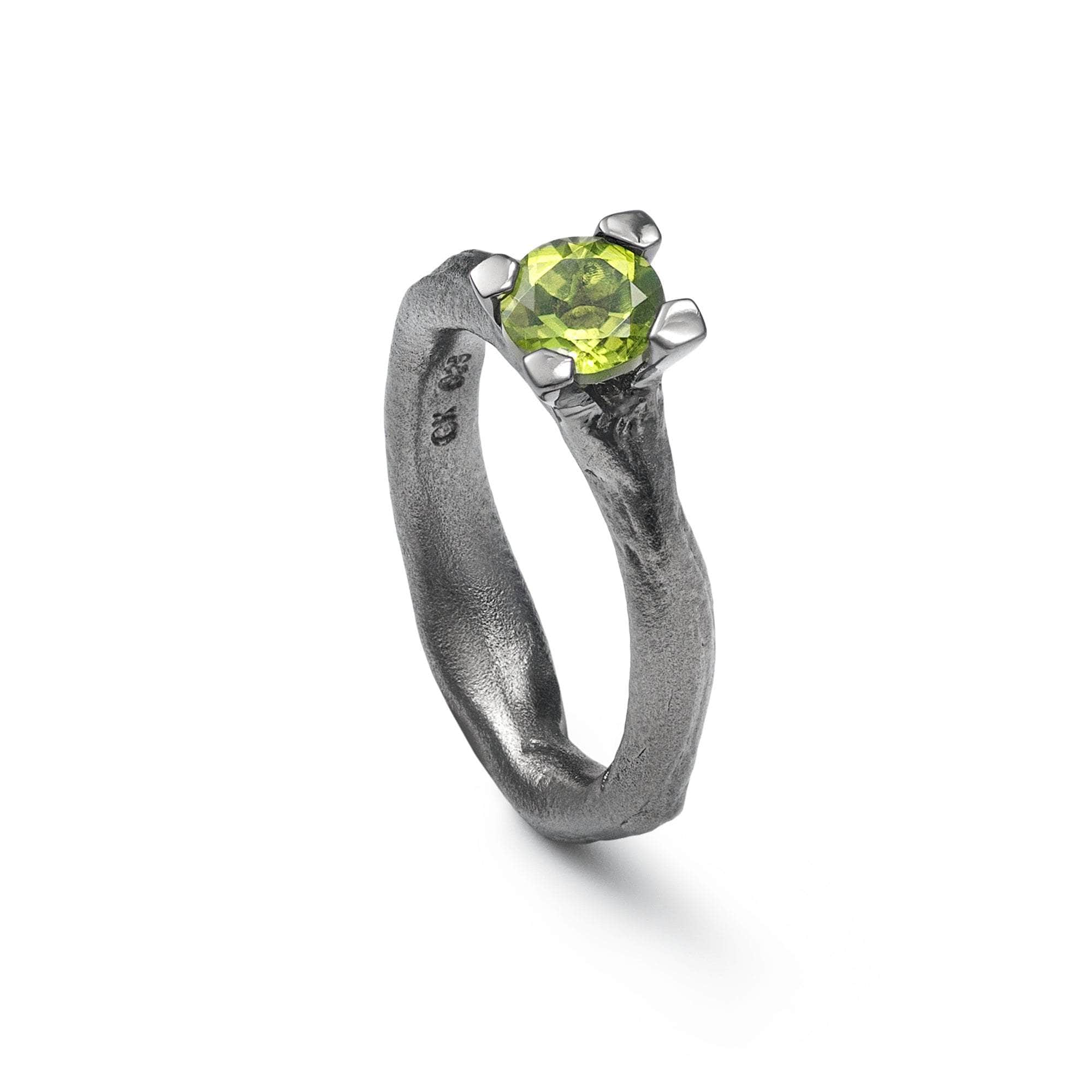 Vau Peridot Ring GERMAN KABIRSKI