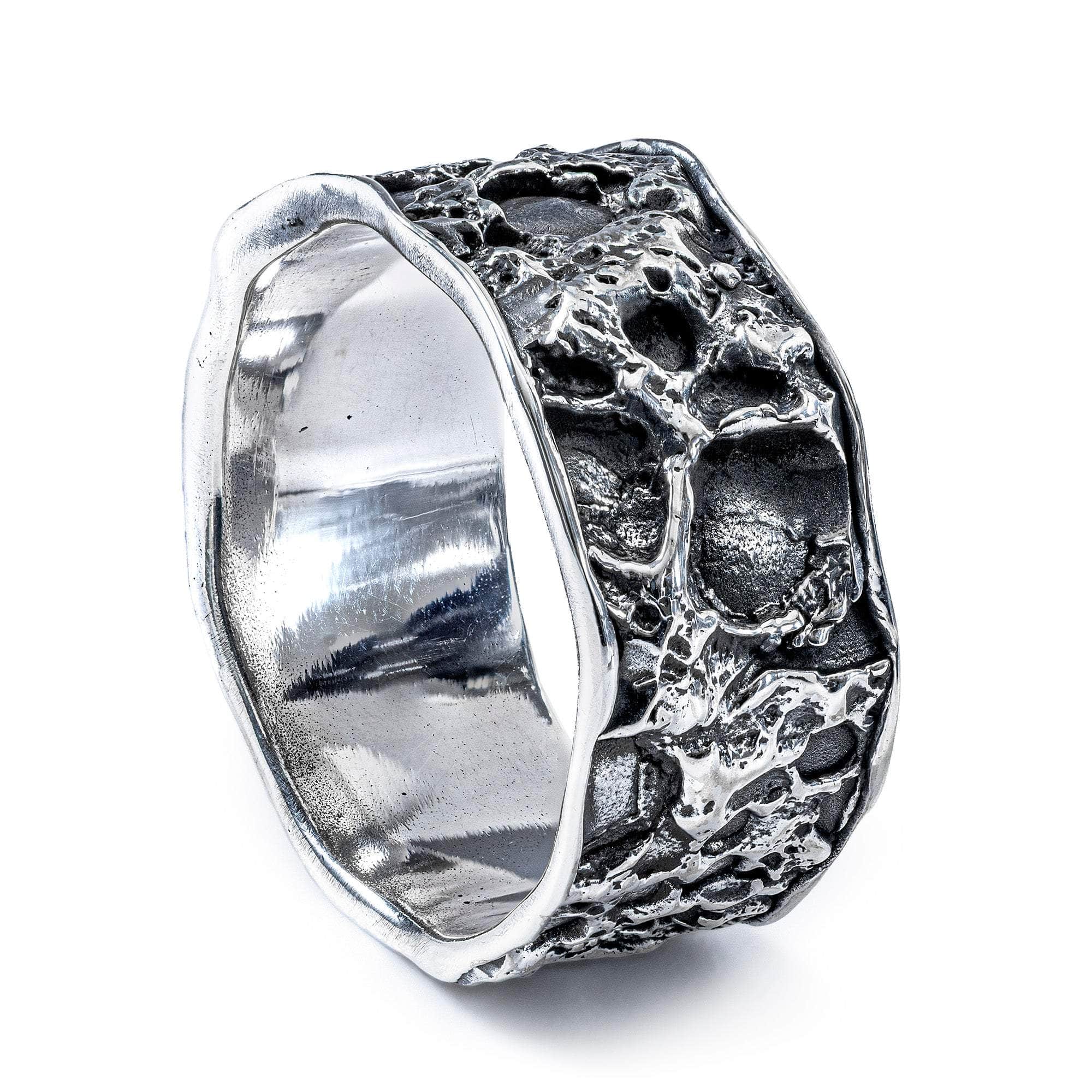 Velours Oxidized 925 Silver Ring with Textured Edgy Design