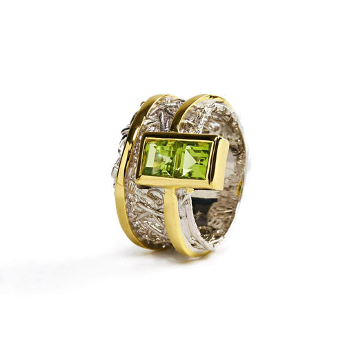 Verina Peridot Iconic Ring in Rhodium & 18K Gold-Plated Sterling Silver