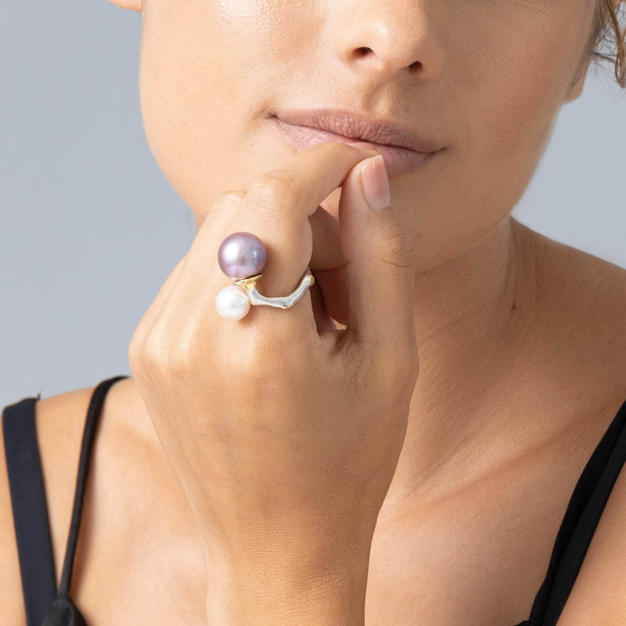 Yuva Purple Pearl and White Pearl and Peridot Ring (White Rhodium, Gold 18K) GERMAN KABIRSKI