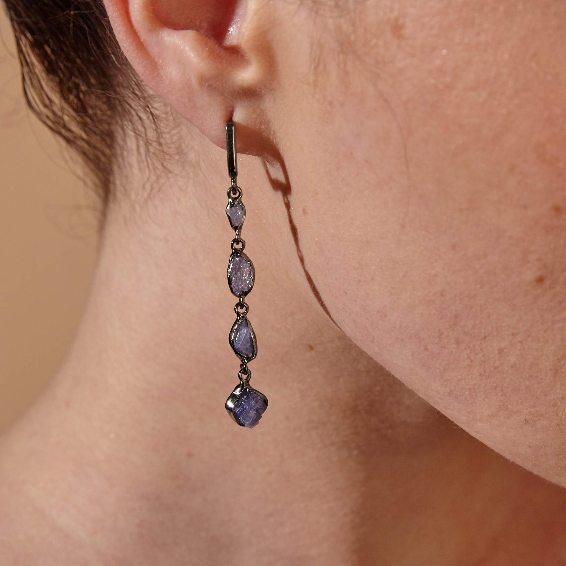 Arista Tanzanite Earrings (Huggy) GERMAN KABIRSKI