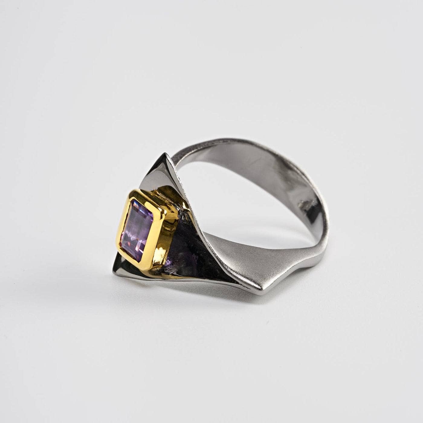 Venefica Amethyst Ring GERMAN KABIRSKI