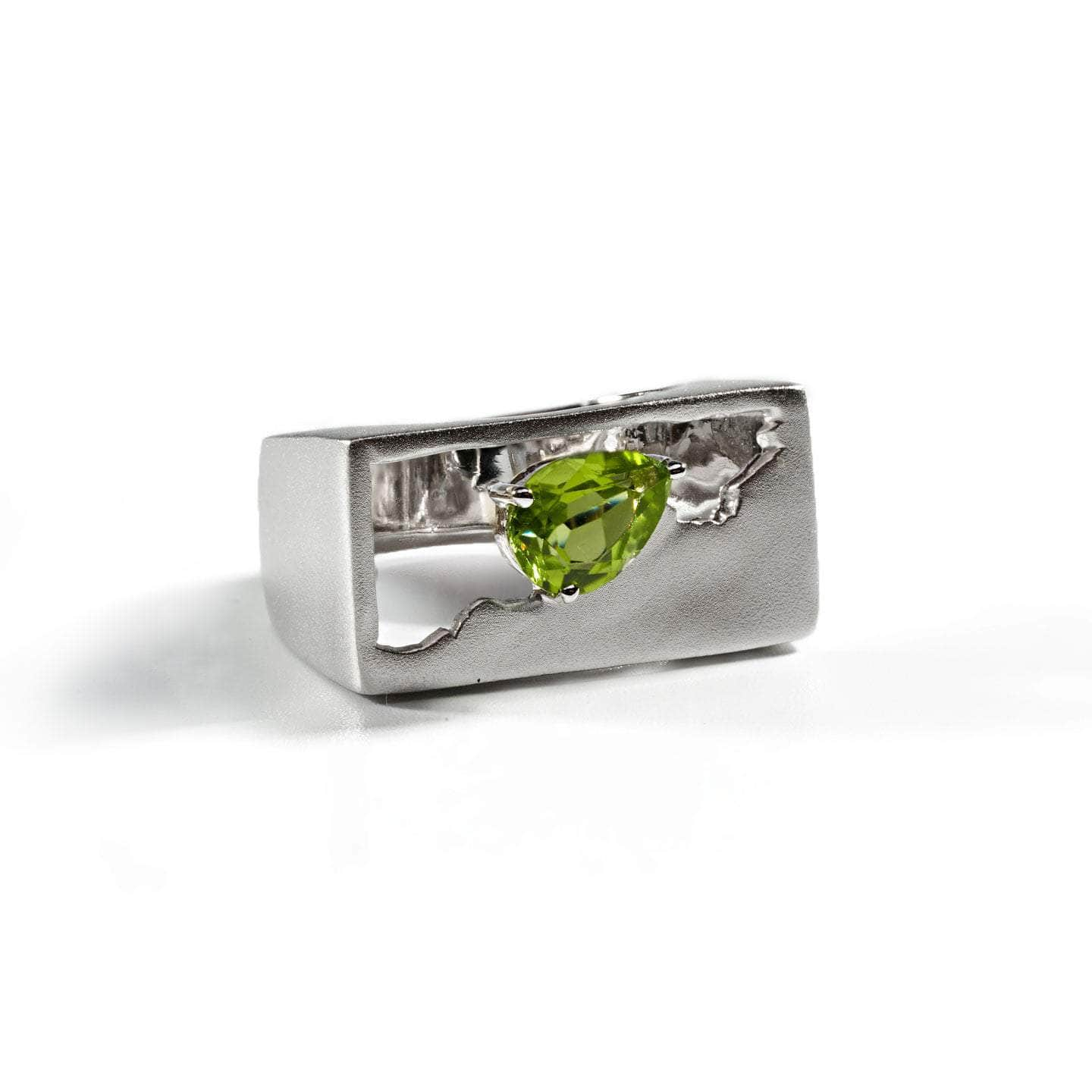 Onoo Peridot Ring GERMAN KABIRSKI